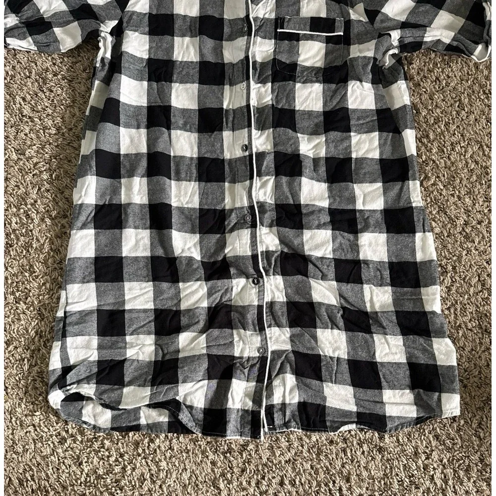 Star above Women's Black White Checker Long‎ Sleeve Nightgown Size Medium